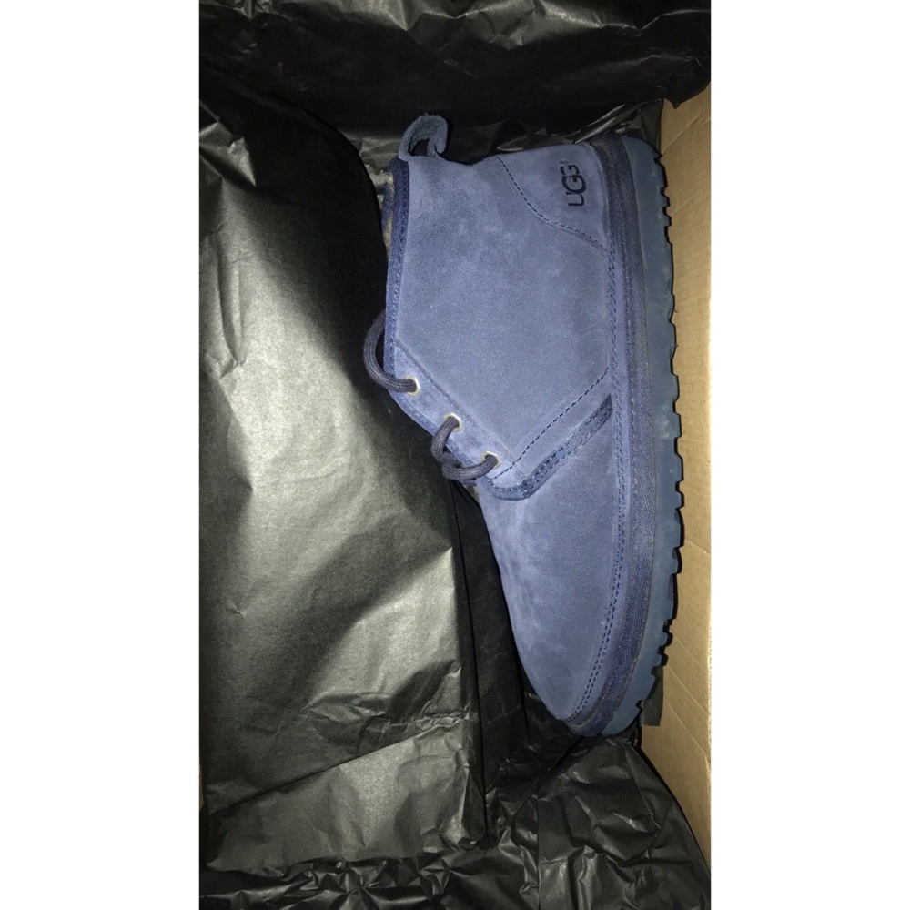 Men Ugg’s - Picture 6 of 7